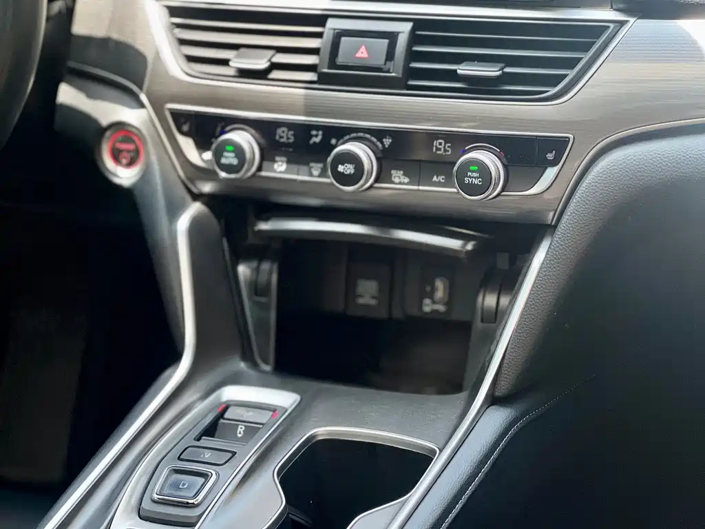 Honda Accord 2019 — фото 11