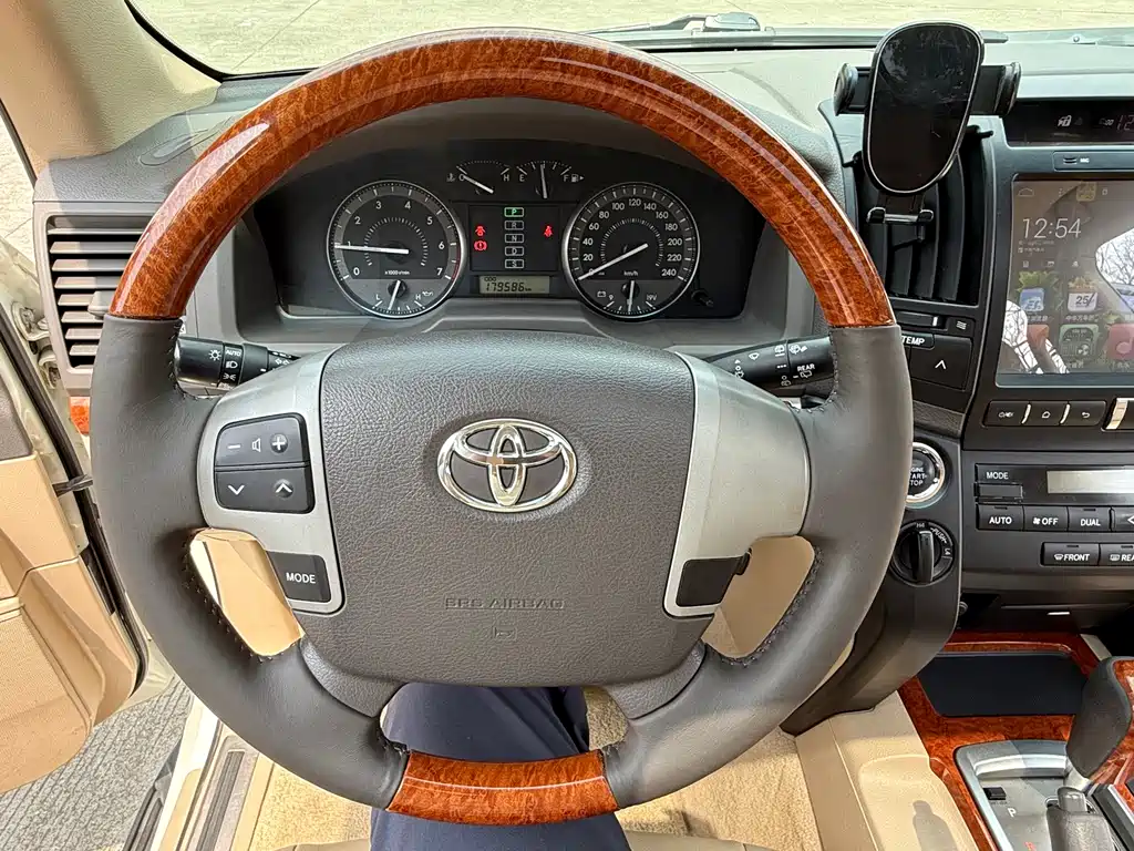 Toyota Land Cruiser 2014 — фото 6
