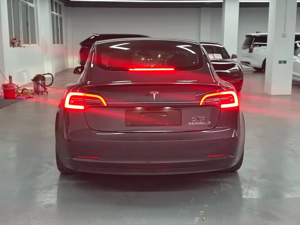 Tesla Model 3 2022 — фото 9