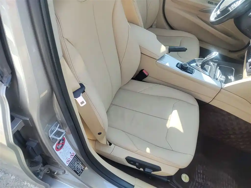 BMW 3 Series 2015 — фото 21