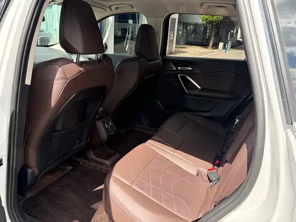 BMW iX1 2023