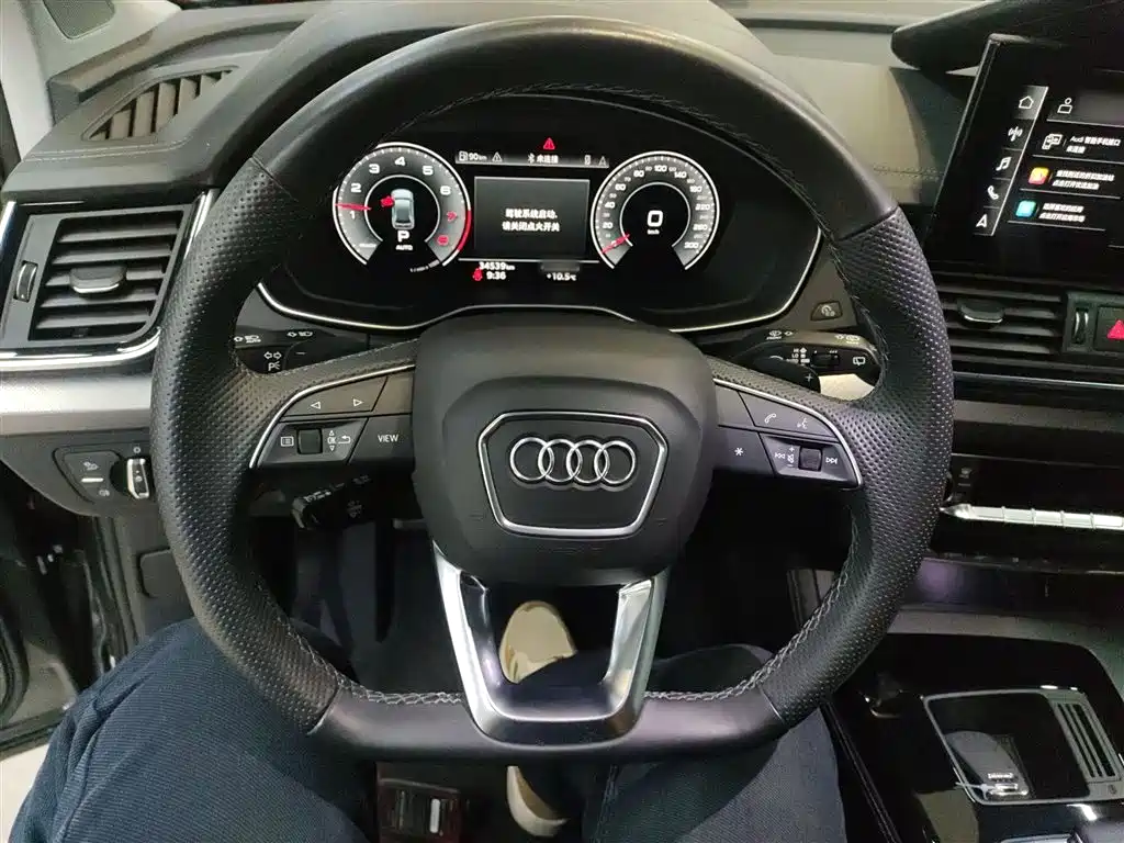 Audi Q5L 2022 — фото 11