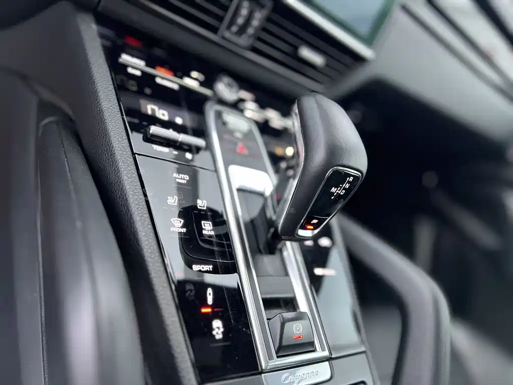 Porsche Cayenne 2020 — фото 14