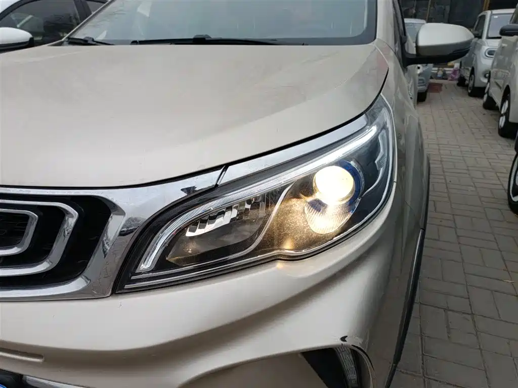 Geely Vision X3 2019 — фото 18
