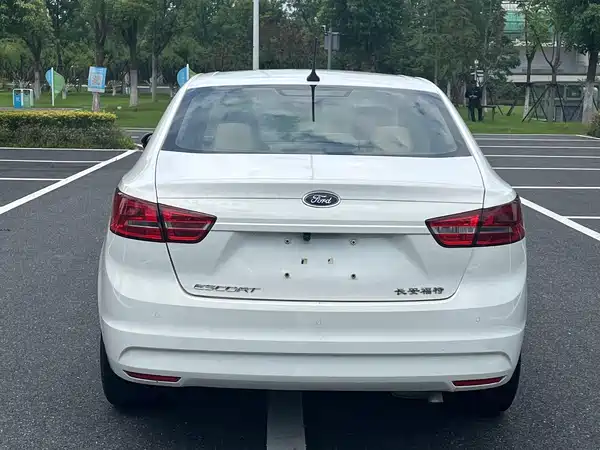 Ford Escort 2018