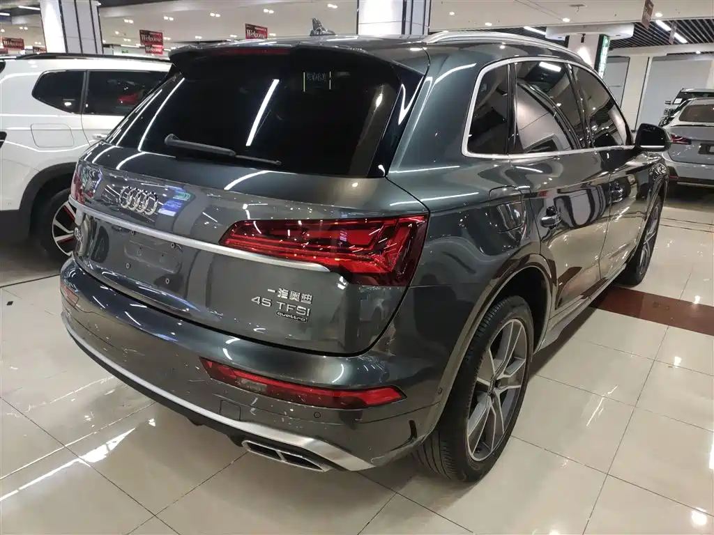 Audi Q5L 2022 — фото 7