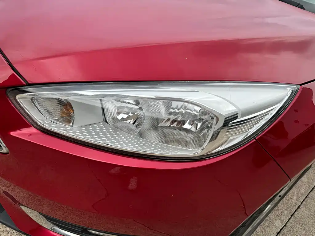 Ford Focus 2015 — фото 19
