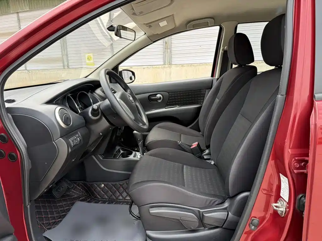Nissan Livina 2014 — фото 10