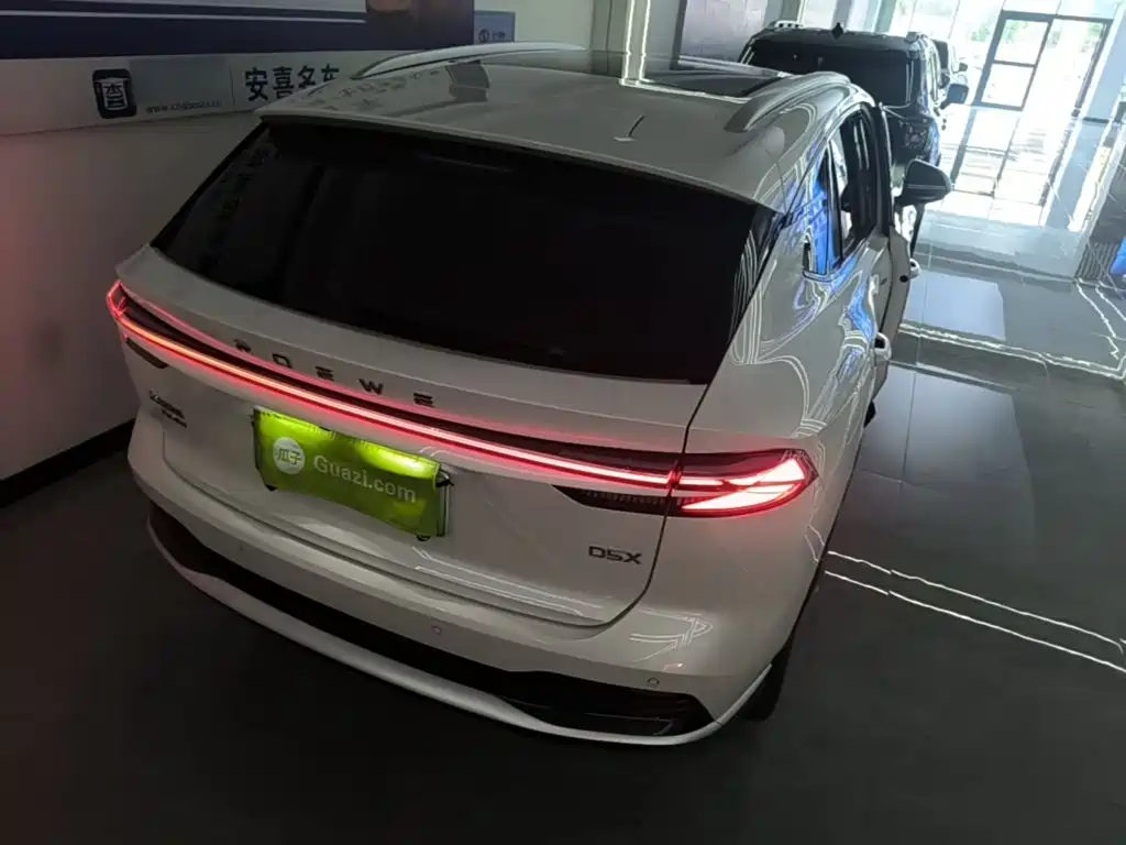 Roewe D5X DMH 2025 — фото 7