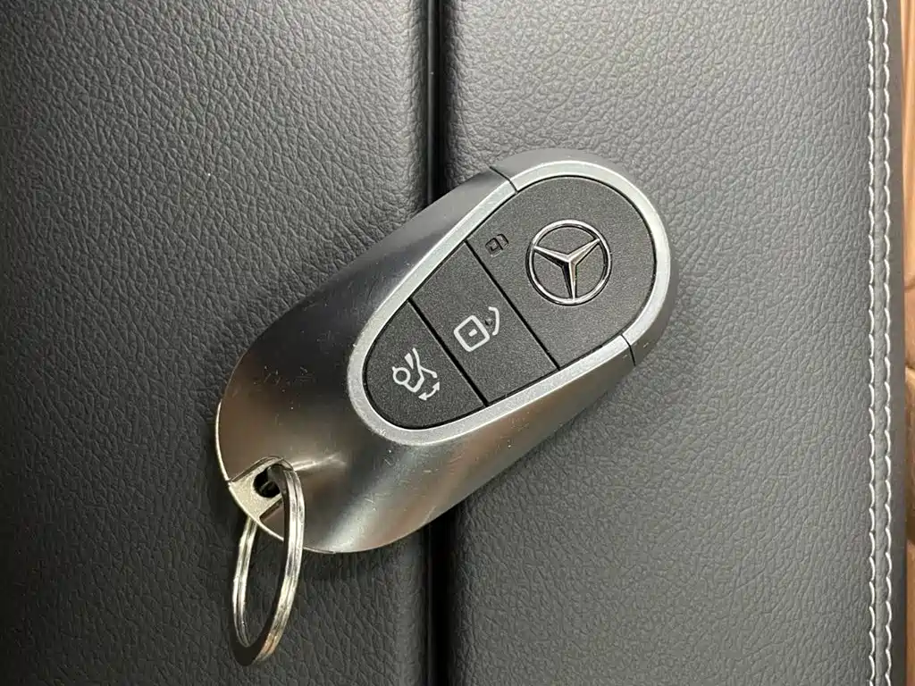 Mercedes-Benz E-Class 2024 — фото 20