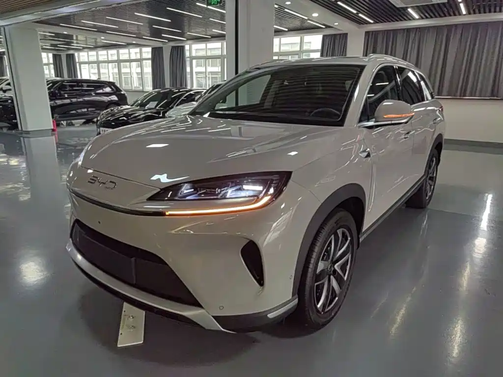 BYD Sealion 07 DM-i 2026 — фото 2