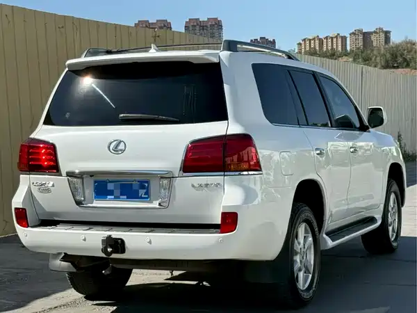 Lexus LX 2010