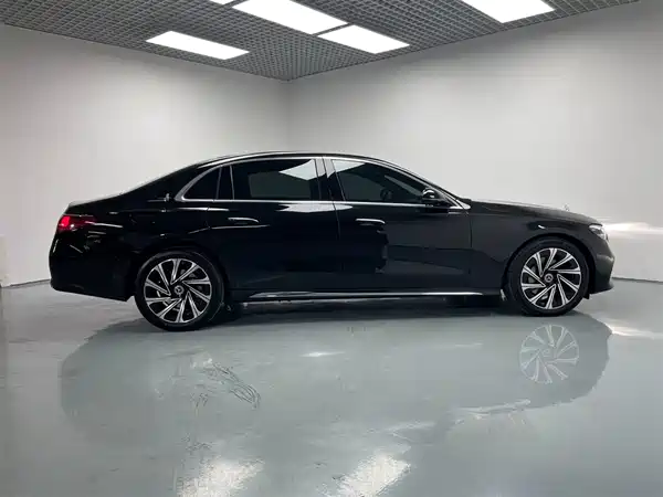 Mercedes-Benz E-Class 2024