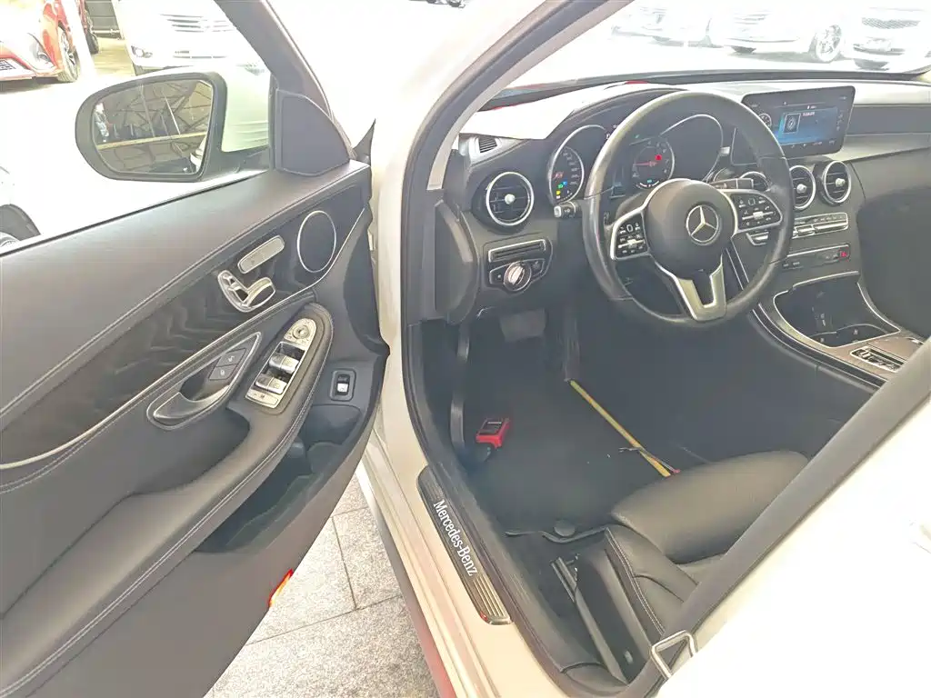 Mercedes-Benz C-Class 2019 — фото 13