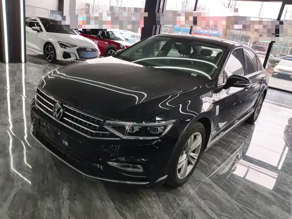 Volkswagen Magotan 2025