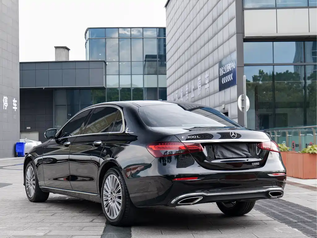 Mercedes-Benz E-Class 2022