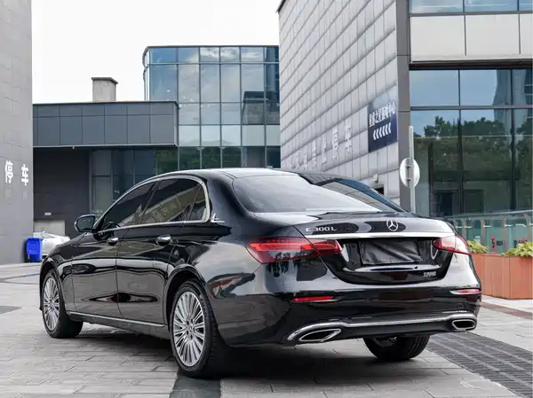 Mercedes-Benz E-Class 2022