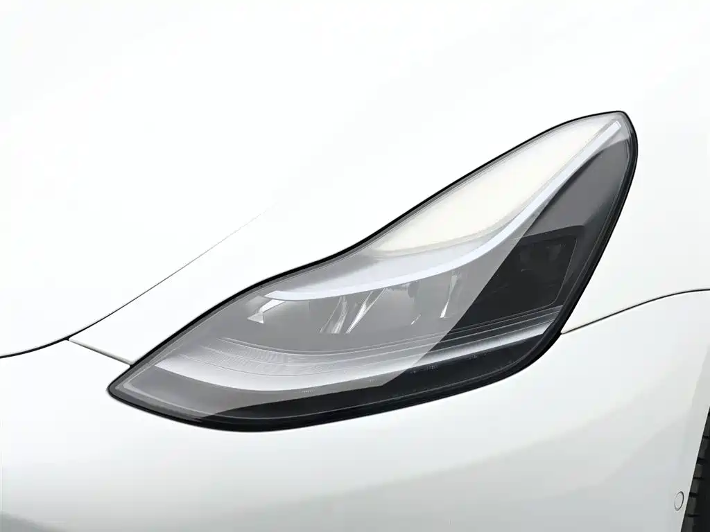 Tesla Model 3 2023 — фото 18