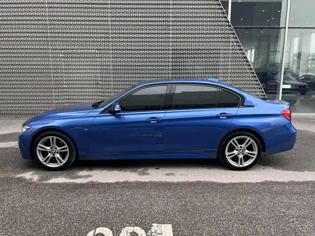 BMW 3 Series 2018 — фото 2