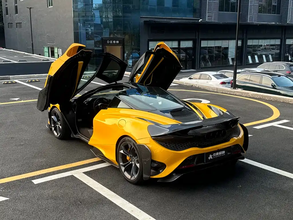 McLaren 720S 2020 — фото 10
