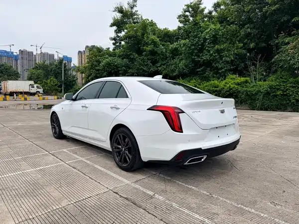 Cadillac CT4 2024