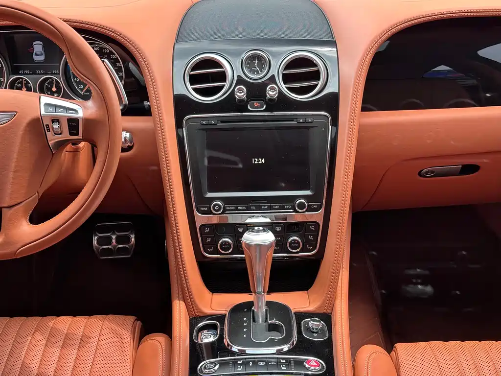 Bentley Flying Spur 2019 — фото 21