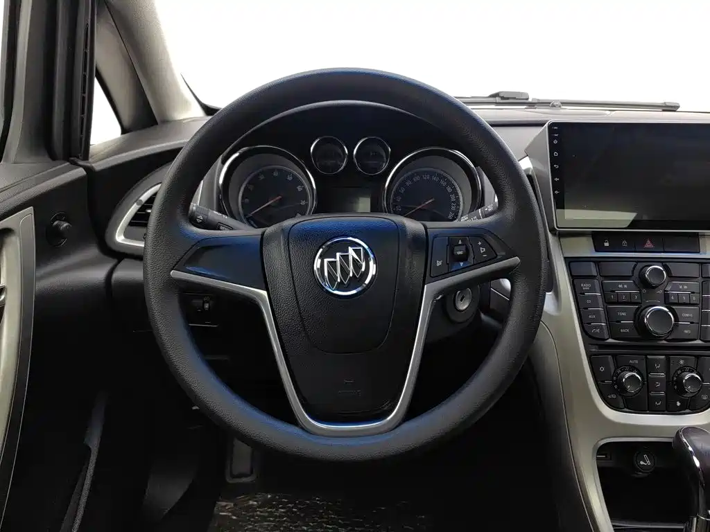Buick Excelle GT 2015 — фото 11
