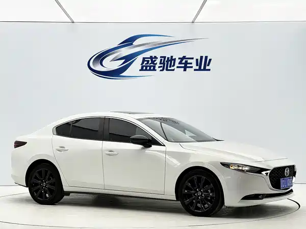Mazda 3 Axela 2022