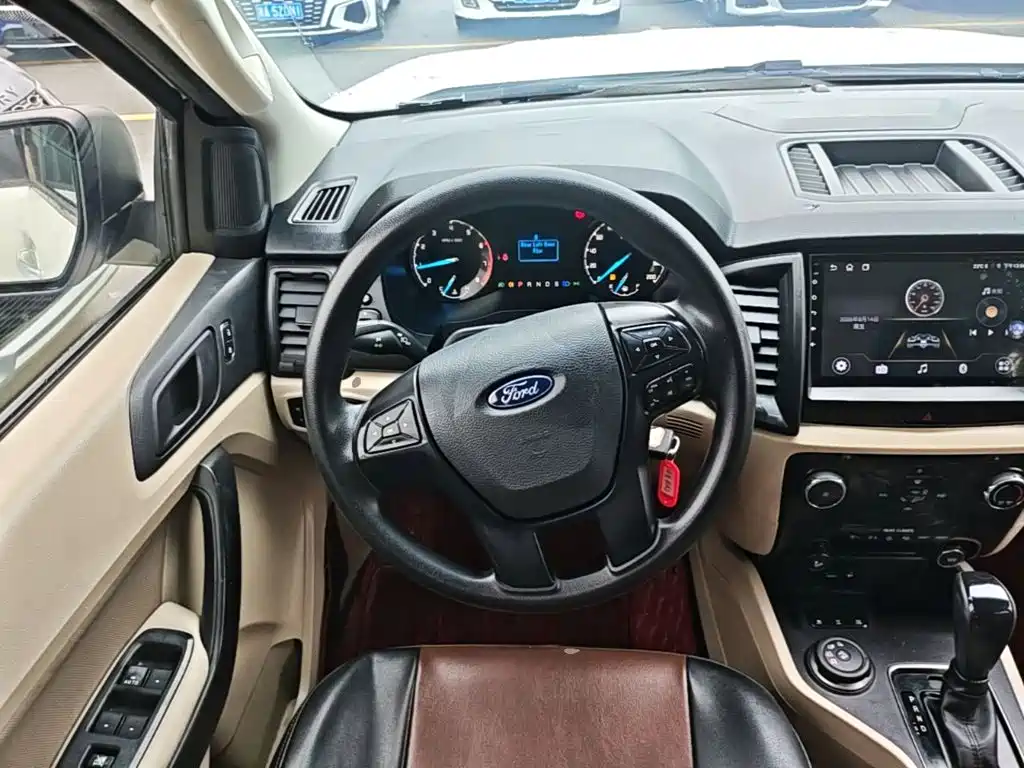 Ford Everest 2018 — фото 11