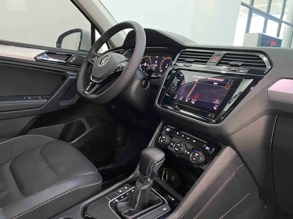 Volkswagen Tiguan L 2021 — фото 29