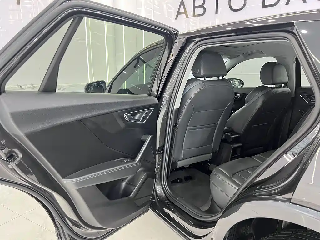 Audi Q2L 2023 — фото 13