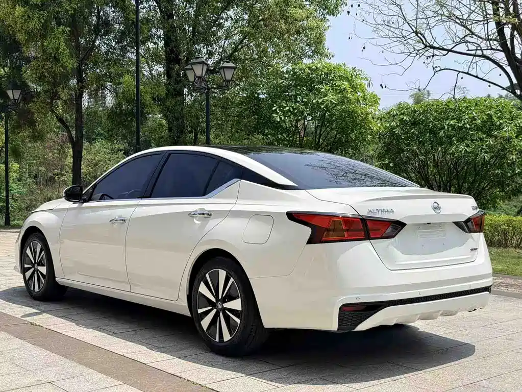 Nissan Teana 2022 — фото 5