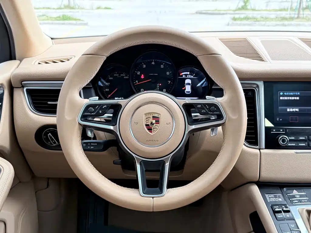 Porsche Macan 2016 — фото 15
