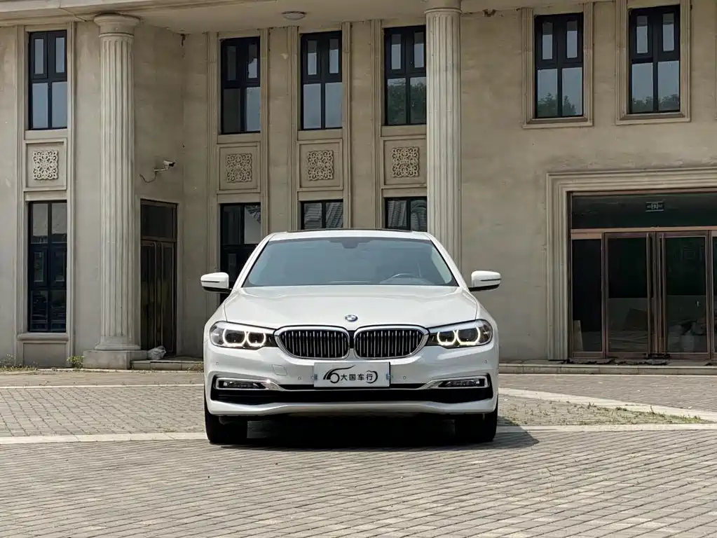 BMW 5 Series 2018 — фото 3