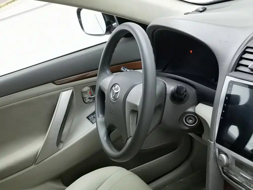 Toyota Camry 2016 — фото 22