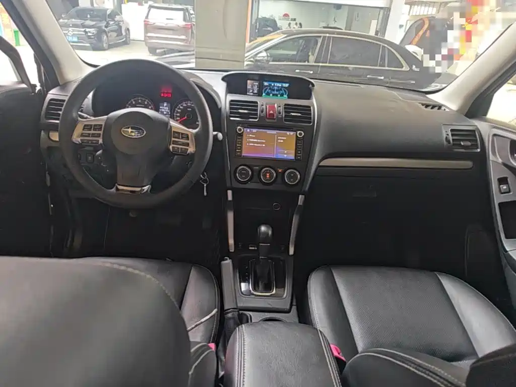 Subaru Forester 2015 — фото 10