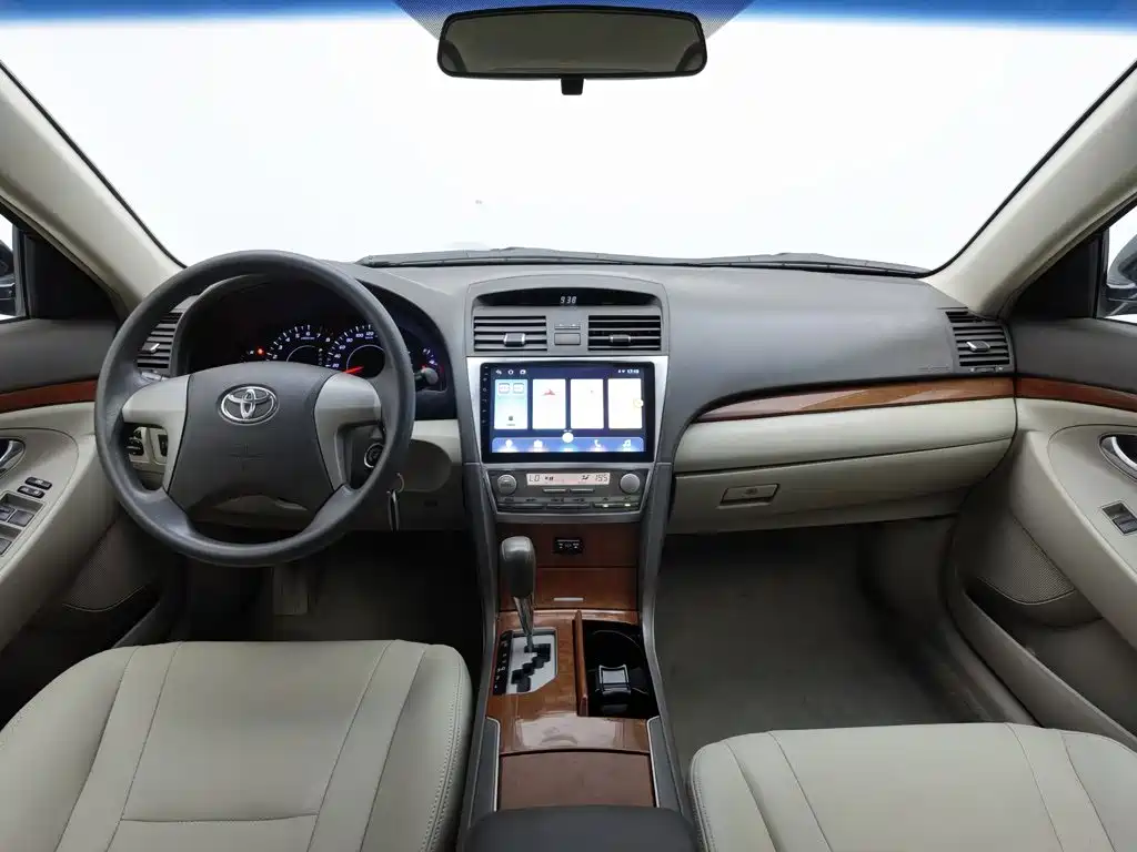 Toyota Camry 2016 — фото 5