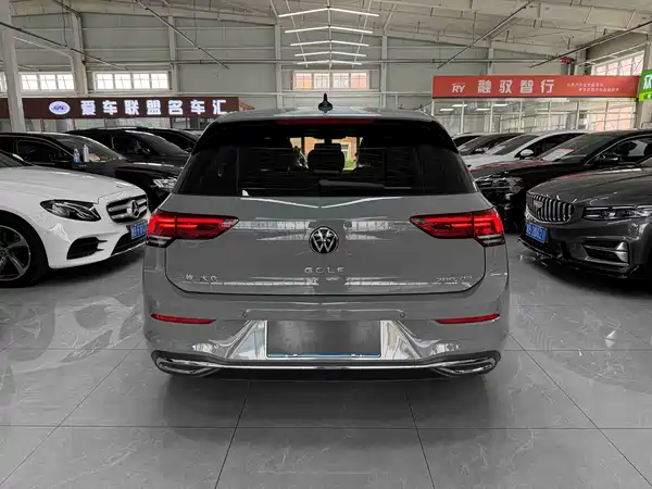 Volkswagen Golf 2023