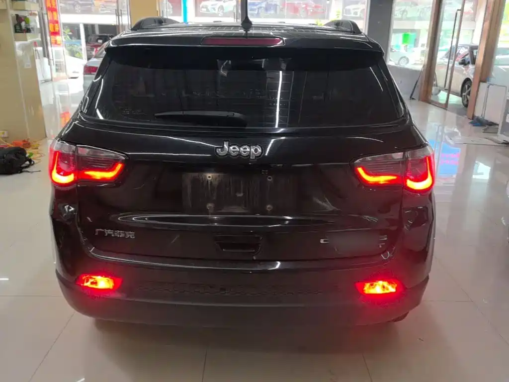 Jeep Compass 2017 — фото 6