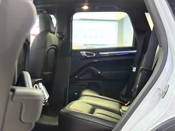 Porsche Cayenne 2016