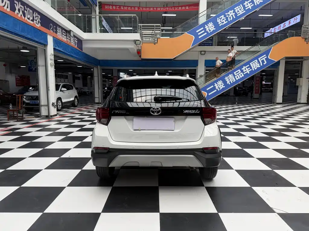 Toyota Yaris L 2022