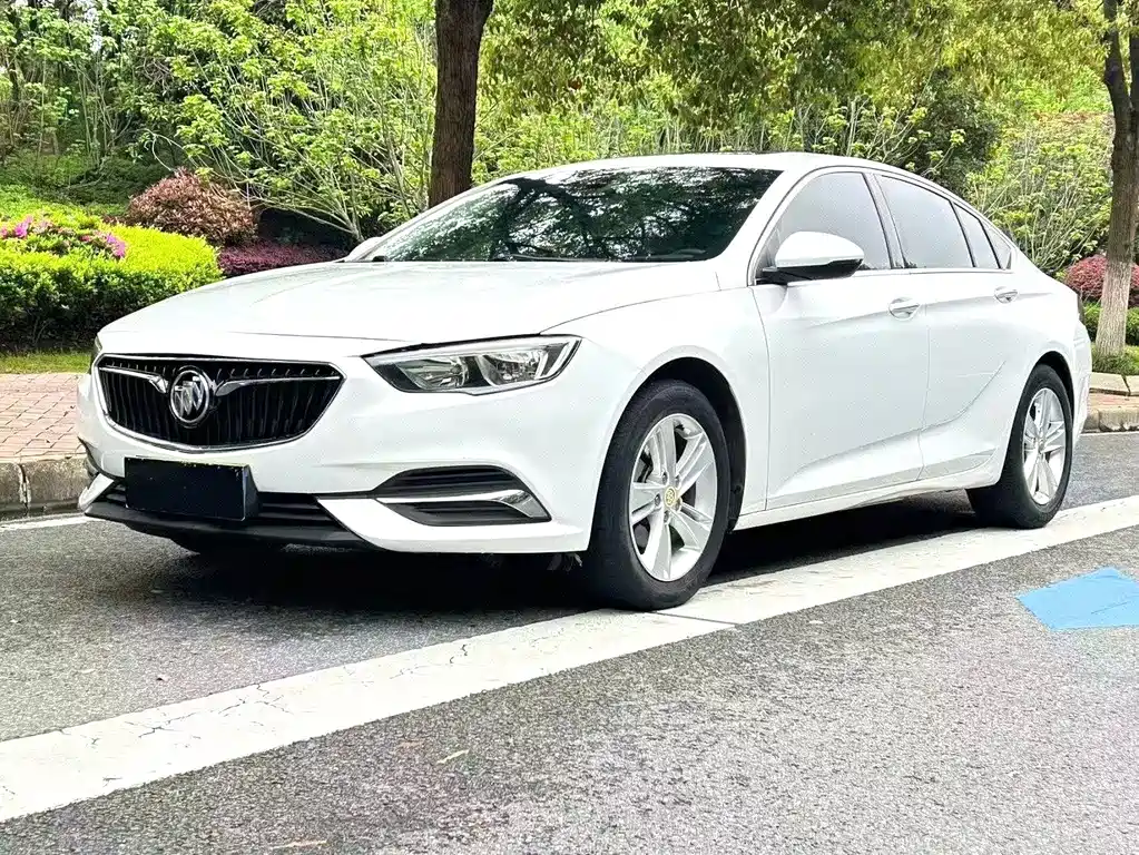 Buick Regal 2018 — фото 1