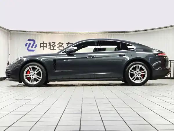 Porsche Panamera 2023