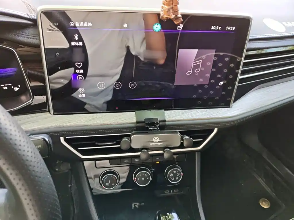 Volkswagen Sagitar 2023