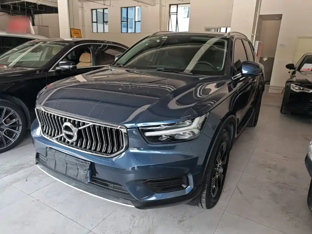 Volvo XC40 2020 — фото 1