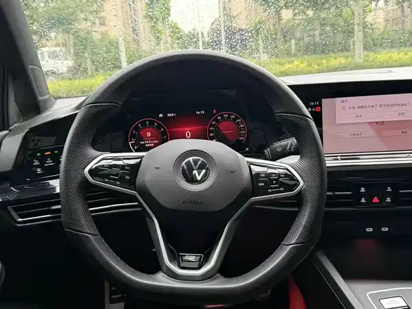 Volkswagen Golf 2023