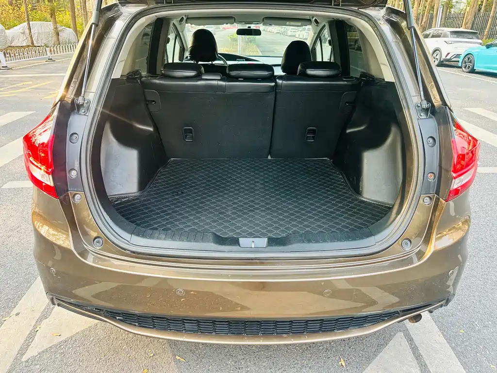 Honda Jade 2017 — фото 14