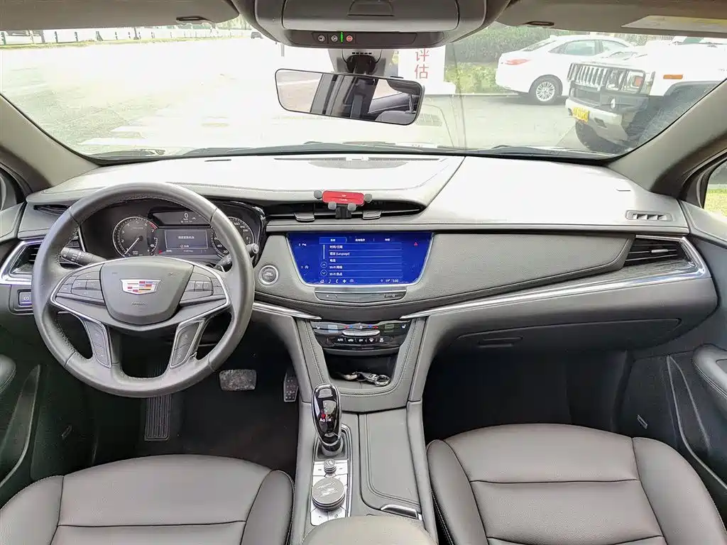 Cadillac XT5 2022 — фото 10