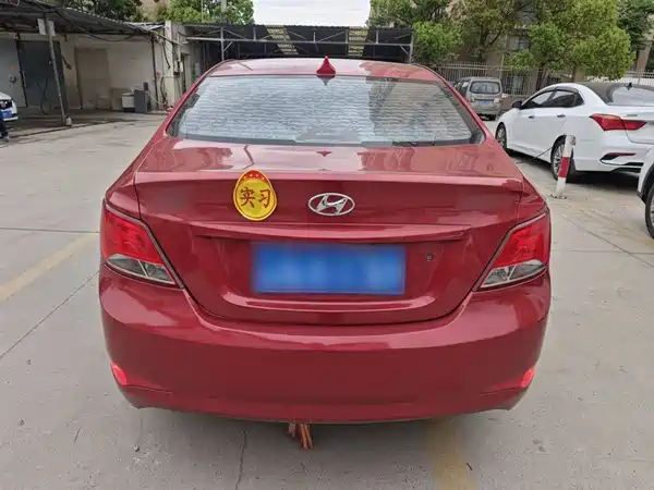 Hyundai Accent 2014
