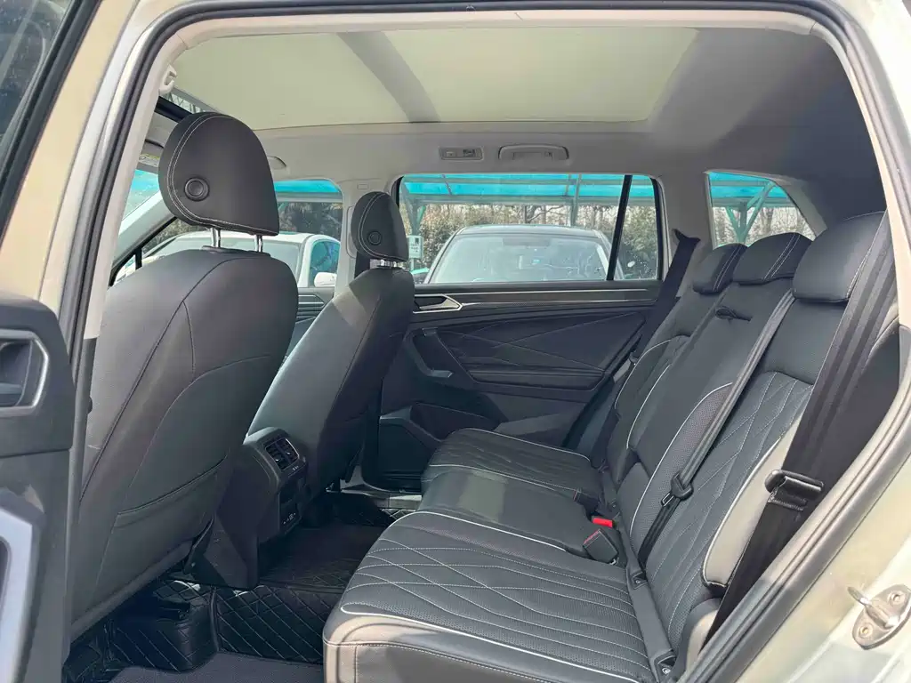 Volkswagen Tiguan L 2022